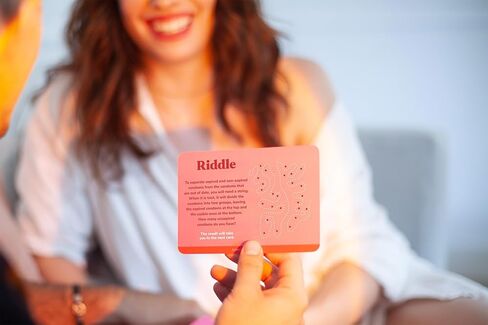 Hellofun! Hot Room | Escape Room Game for Couples | Playful Challenges Card Game for Adults | Romantic Gift for Partners | Memorable Travel Card Game in Saudi Arabia