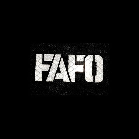 قطعتان من رقعة الخطاف والحلقة المرحة - رقع FAFO العاكسة، شارة الروح المعنوية العسكرية لحقائب الظهر التكتيكية، سترات الجيش، أحزمة الكلاب، سترات خدمة الحيوانات، السترات، الجينز، القبعات، المعدات التكتيكية in Saudi Arabia