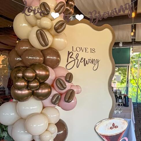 لافتة Love Is Brewing - حروف بنية، أنماط على شكل قلب، ديكور مشهد رومانسي لعروس الزفاف أو عيد الحب، يمكن استخدامها أيضًا لتزيين أجواء المقهى والمخبز (الحب هو التخمير) in Kuwait