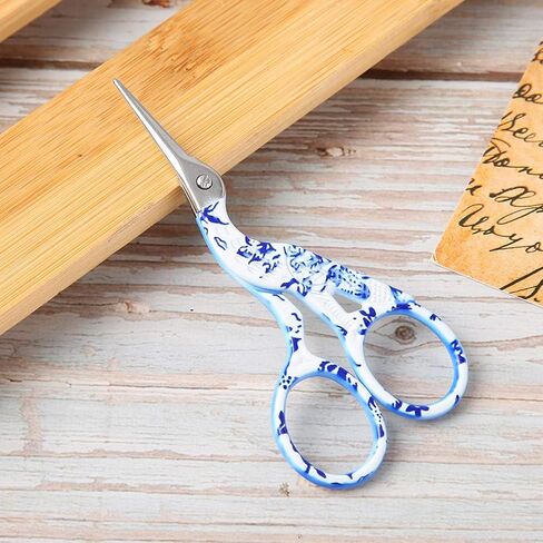 مقص تطريز Asixxsix، مقص خياطة سريع القطع، عتيق لإكسسوارات الخياطة المنزلية، قماش خياط DIY (لون بورسلين الزهرة (أزرق صغير)) in Saudi Arabia