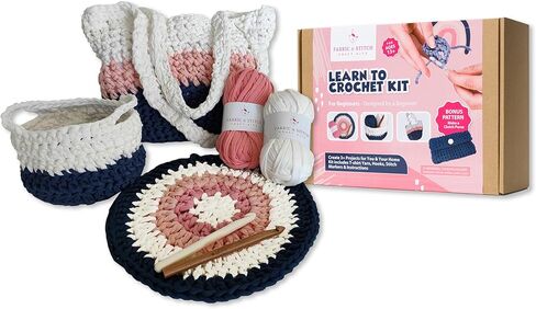 مجموعة أدوات الكروشيه FABRIC n STITCH للمبتدئين من عمر 13 عامًا فما فوق. كروشيه مفرش طاولة وسلة وحقيبة كتف ومحفظة بخيوط تي شيرت مكتنزة. تشتمل المجموعة على كل ما تحتاجه لتجربة الحياكة. in Kuwait