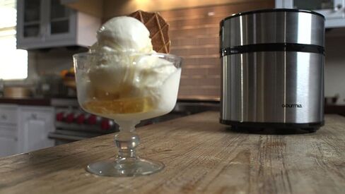 ماكينة صنع الآيس كريم والزبادي المجمد والأشربة من جورميا مع مؤقت رقمي، 3 مكاييل، كتاب طبخ إضافي، فضي in Kuwait