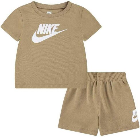 نايك كلوب تي تي ومجموعة قصيرة in Saudi Arabia