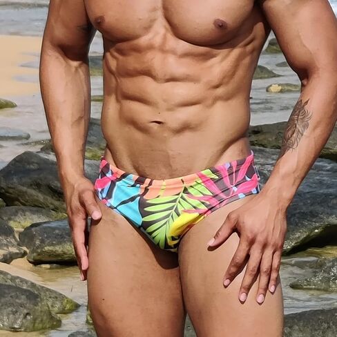 Men's Leaf Print Swim Briefs, Quick-Dry Stretch Beachwear Swim Trunks, Vibrant Athletic Bathing Suit for Pool and Vacation in Saudi Arabia