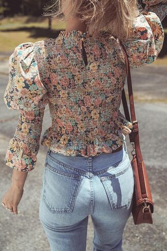 بلوزة قصيرة مكشكشة بأكمام منفوخة وطبعة زهور صفراء للنساء in Kuwait