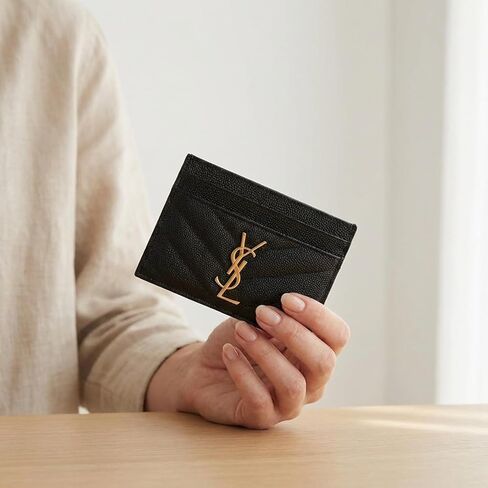 حاملة بطاقات، جلد أسود، شعار ذهبي، محفظة صغيرة الحجم in Kuwait