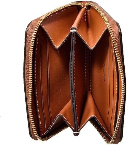 محفظة BURBERRY للسيدات بسحاب – طراز 8070600 – قماش أرشيفي باللون البيج مع زخرفة من جلد العجل، صنع في إيطاليا in Saudi Arabia