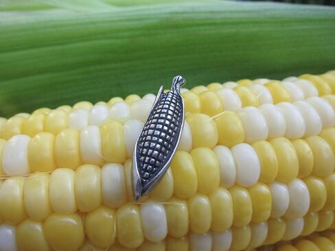 Jim Clift Design Corn Lapel Pin in Saudi Arabia