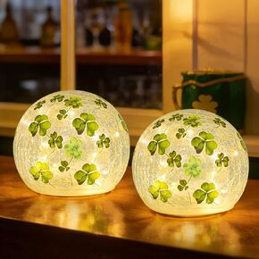 زينة عيد القديس باتريك، مجموعة من 2 مصباح كروي زجاجي مضيء مع مؤقت، أضواء ليلية على شكل كرة البرسيم الأخضر للمنزل قطع مركزية للطاولة الداخلية، رف، ديكور الحفلات الاحتفالية in Kuwait