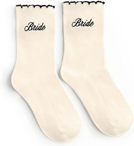 xo، جوارب Fetti Bride المكشكشة | حفلة توديع العزوبية، هدية حفل الزفاف، العروس المستقبلية، الزفاف، الخطوبة، جوارب بيضاء، تطريز أسود، بناتي in Saudi Arabia