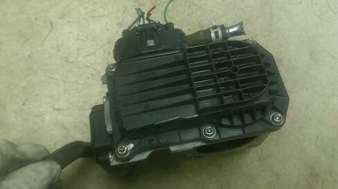 وحدة جسم الخانق تناسب 15-20 متوافقة مع Honda FIT 337-61106 in Kuwait
