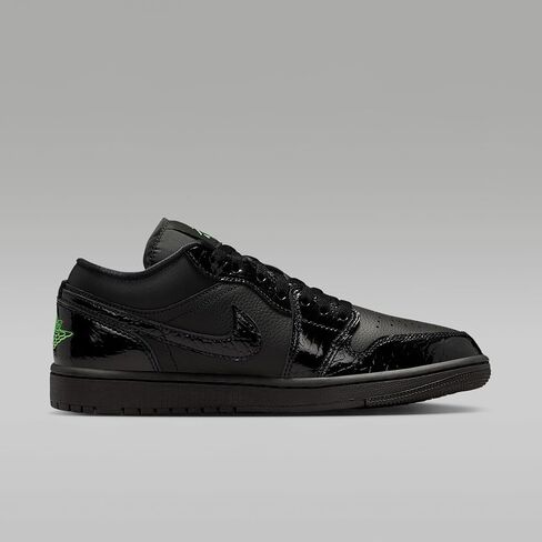 حذاء Air Jordan 1 Low SE للسيدات (أسود/أسود/أسود/أخضر سكريم) in Saudi Arabia