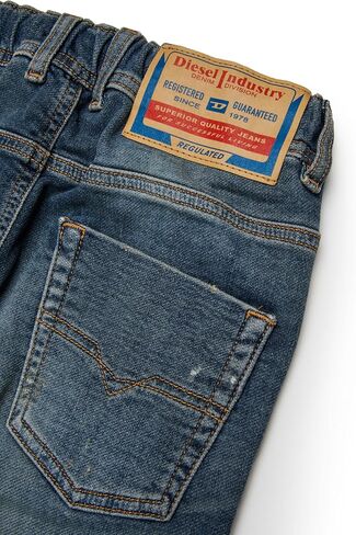 جينز JoggJeans® العادي مع فواصل باللون الأزرق الداكن للأولاد من Diesel - كرولي in Kuwait