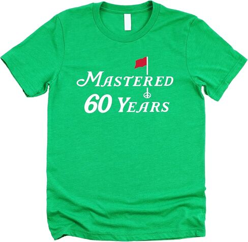 قميص جولف Olive Loves Apple Mastered 60 Years - تي شيرت جولف لعيد الميلاد الستين للرجال والنساء in Kuwait