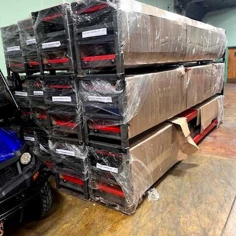 4-Post Car Lift, 8000 lb Capacity, 72-inch Lift Height, 110V Single Phase Motor in Saudi Arabia