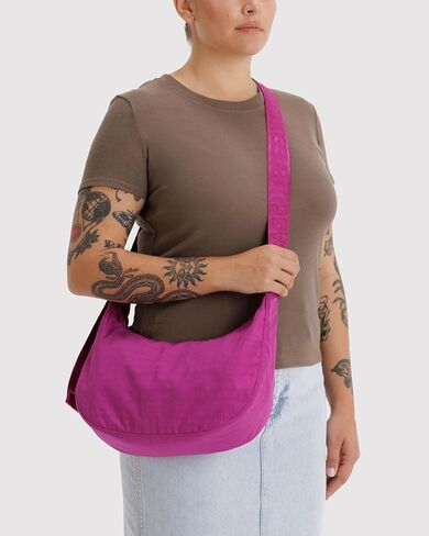 BAGGU Medium Nylon Crescent Bag in Saudi Arabia