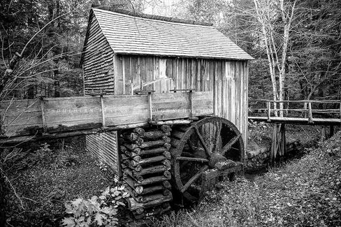 Country Photography Print (Not Framed) Black and White Picture of John Cable Mill in Cades Cove in Great Smoky Mountains Tennessee Rustic Wall Art Farmhouse Decor (5" x 7") in Saudi Arabia