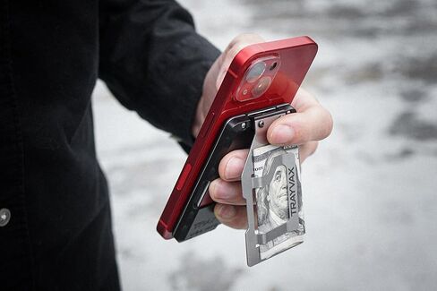 محفظة Trayvax Traverse MagSafe Kickstand - ألومنيوم مُصنع باستخدام الحاسب الآلي، محفظة رفيعة معدنية بالكامل مع قفل MagSafe قوي، تحمل 6 بطاقات + نقود، مسند مزدوج الزاوية، حماية RFID، صنع في الولايات المتحدة الأمريكية (أسود) in Saudi Arabia
