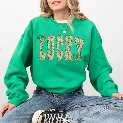 سويت شيرت Lucky St. Patrick's Day - فتحة رقبة دائرية مزخرفة بأحرف شامروك - بلوفر احتفالي أخضر - تصميم لطيف على شكل فيونكة البرسيم in Kuwait