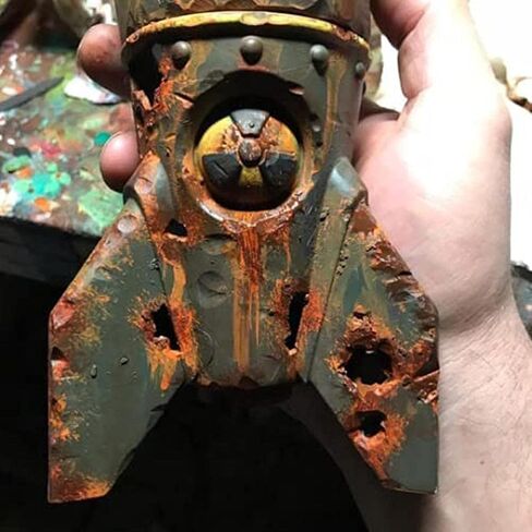 Skull Bomb, Small Rusty Atomic Explosion Head Decor, Handmade Resin Skull Bomb Decorations with Graffiti and Atom Logos, Halloween Party Props in Saudi Arabia