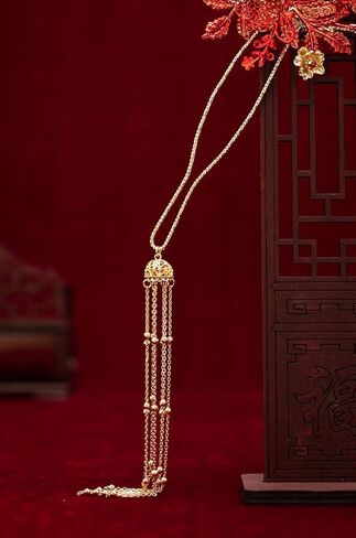 مراوح يدوية للعرائس بأوراق معدنية حمراء وزهور مطرزة بشكل لامع وباقة زفاف صينية للعرائس in Saudi Arabia