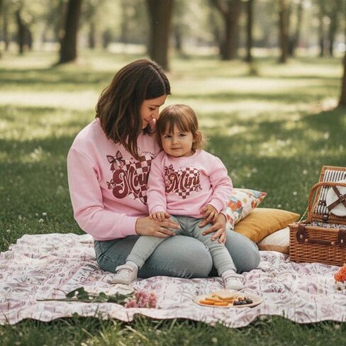 Canis Family مطابقة الأم وأنا عيد الحب البلوز كيوبيد ماما صغير الحب القلب Coquette القوس Crewneck البلوز العلوي in Saudi Arabia