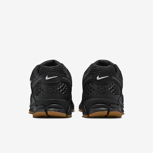 حذاء Nike Zoom Vomero 5 للرجال (أسود/أوف نوير/كتان/حليب جوز الهند) in Saudi Arabia