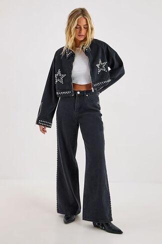 جاكيت قصير من قماش الدنيم مرصع من Nasty Gal Star in Saudi Arabia