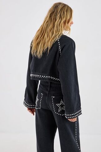 جاكيت قصير من قماش الدنيم مرصع من Nasty Gal Star in Saudi Arabia