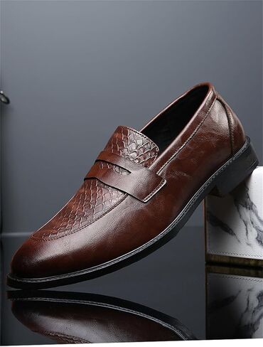 حذاء رجالي كلاسيكي كلاسيكي سهل الارتداء من Penny Loafers، حذاء رسمي كاجوال للعمل وحفلات الزفاف، حذاء من الجلد in Kuwait