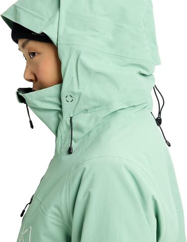 سترة AK Embark GORE-TEX - للنساء، Soft Sage، S in Saudi Arabia
