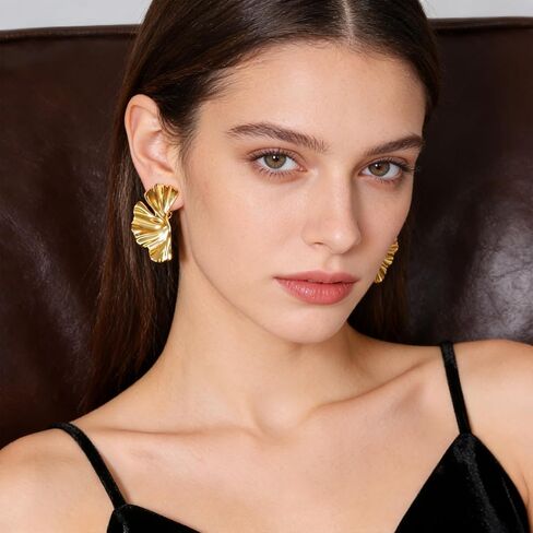 Gold Clip on Earrings for Women Chunky Statement Earrings Vintage Ginkgo Leaf Flower Non Pierced Earrings Fashion 18k Gold Plated Jewelry Gift in Saudi Arabia