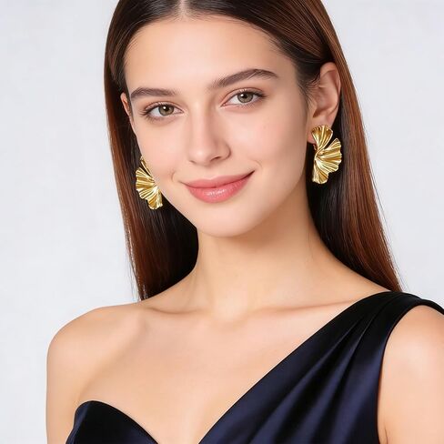 Gold Clip on Earrings for Women Chunky Statement Earrings Vintage Ginkgo Leaf Flower Non Pierced Earrings Fashion 18k Gold Plated Jewelry Gift in Saudi Arabia