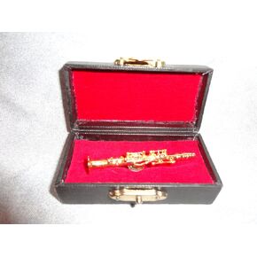 j and s Golden Clarinet Wood Wind Musical Instrument PIN TIE TACK 2.3" in Saudi Arabia