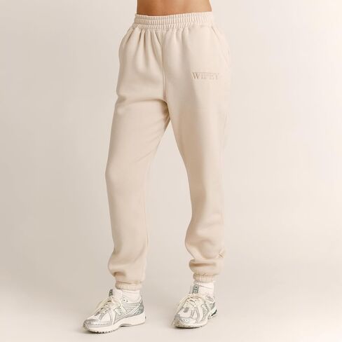 ست قصص | Wifey Sweatpants في الشمبانيا | ركض النساء الصوف المصقول | بنطال مريح من القطن المطرز in Kuwait