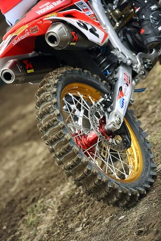 إطار Pirelli Scorpion MX Soft 100/90-19 الخلفي للموتوكروس - إطار الدراجة النارية/الترابية، قبضة عالية ومتانة لسباقات الطرق الوعرة in Saudi Arabia