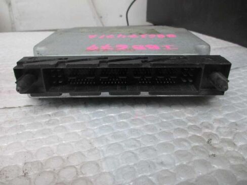 Engine ECM Control Module Fits 01-02 Compatible with Volvo 60 Series 08627471 A 08627471A in Saudi Arabia