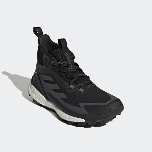 حذاء الجري Ultraboost 21 للسيدات من أديداس in Kuwait