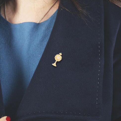LIFKOME Chalice Cross Breast Pin أول دبوس ربط للأولاد والبنات من سبائك الزنك المينا طية صدر السترة إكسسوار تذكار ديني للمناسبات الخاصة والاحتفالات in Saudi Arabia