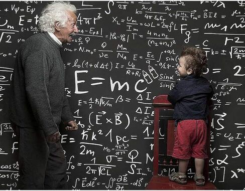 ورق جدران Oxdigi Chalkboard قابل للتقشير واللصق مقاس 23.6 × 196 بوصة، سبورة سوداء كبيرة جدًا للجدار، سبورة طباشير لغرفة الأطفال، ورق اتصال سبورة طباشير سهل اللصق، قابل للإزالة، مادة CPP سميكة 0.3 مم in Kuwait