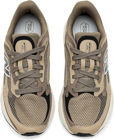 حذاء الجري Fresh Foam Arishi V4 Tiralux برباط للأطفال من New Balance، خزفي/بني ثندر، 5 واط للأطفال الكبار in Kuwait