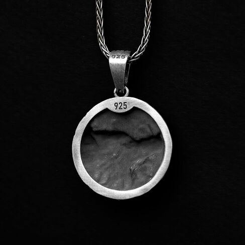 قلادة الذئب السلتي، قلادة فضية ساحرة للرجال من الذئب مع إغاثة القمر، مجوهرات سلتيك، الأساطير الإسكندنافية، قلادة هدية ذئب الفايكنج in Kuwait