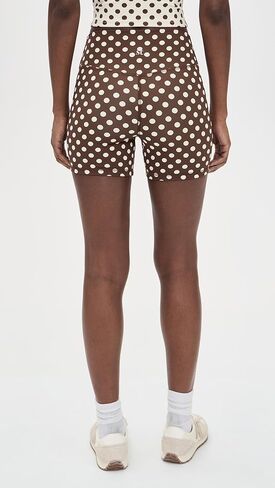 تبختر هذا الشورت النسائي The Sparrow in Kuwait