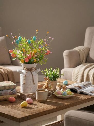 قطع مركزية لعيد الفصح الربيعي للطاولات، ديكور للطاولة مع بيض عيد الفصح والتوت الباستيل، مزهرية معدنية بيضاء عتيقة، قطع مركزية للطاولة الربيعية، 5 قطع ديكورات عيد الفصح داخلية للمكتب المنزلي in Kuwait