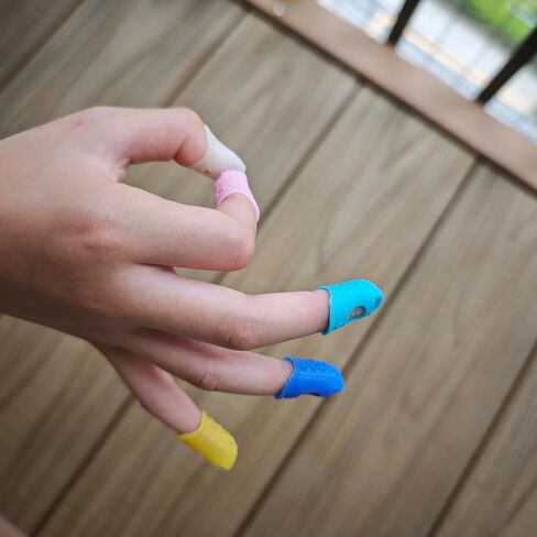 20pcs Kids Silicone Finger Protectors, Suitable for Children Aged 10 and Above Five Colors Guitar Fingertip Protector Finger Covers Chord Presser for Ukulele Guitar Bass in Saudi Arabia
