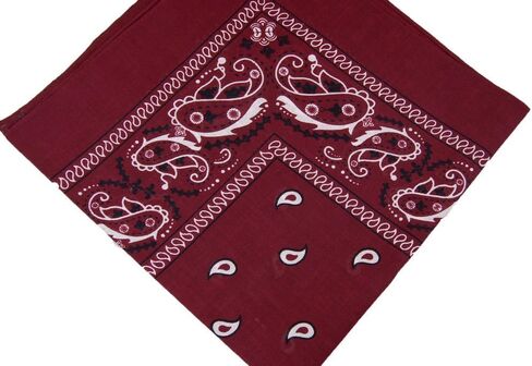 مناديل بيزلي وان دزينة كاوبوي (بورجوندي، 22 × 22 بوصة) in Saudi Arabia