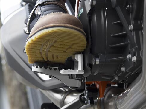لوحة تكبير الفرامل الخلفية AltRider لـ KTM، Husqvarna، Norden 901 - امتداد دواسة من الألومنيوم الخام مع دبابيس قبضة لتحسين التحكم في القدم على الطرق الوعرة ودراجات المغامرة - أسود in Saudi Arabia