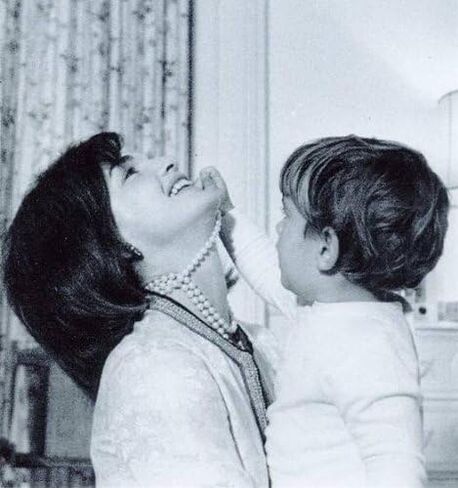 جاكي كينيدي الثلاثي ستراند شل اللؤلؤ قلادة 18 بوصة طول JBK in Kuwait