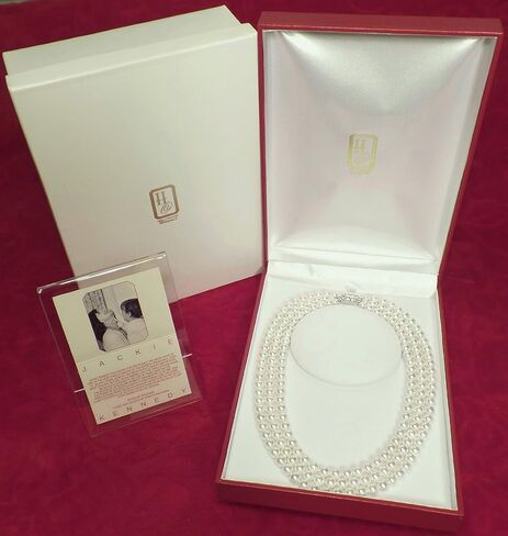 جاكي كينيدي الثلاثي ستراند شل اللؤلؤ قلادة 18 بوصة طول JBK in Kuwait