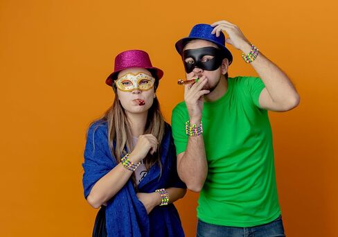 30 Pcs Mardi Gras Beads Throws Bracelets Bulk - Mask Accessories Set for Women Men Parade Carnival Festive Party Favors in Kuwait